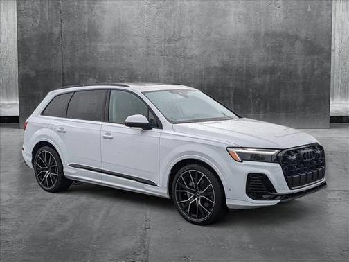 2025 Audi Q7 55 Premium Plus
