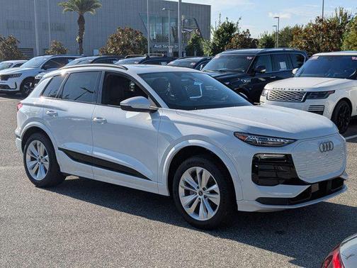 2025 Audi Q6 e-tron Premium Plus