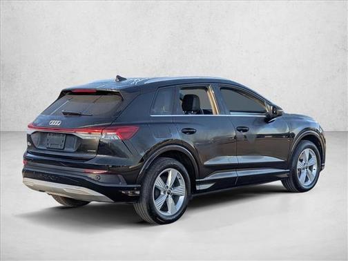 2022 Audi e-tron Premium Plus