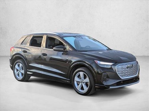 2022 Audi e-tron Premium Plus