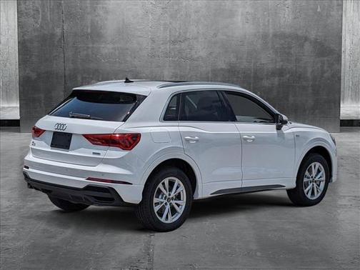 2025 Audi Q3 Premium 45 TFSI S line quattro Tiptronic