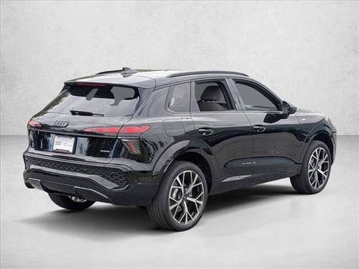 Mythos Black Metallic 2026 Audi Q3 S line