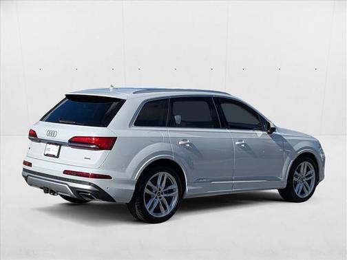 2025 Audi Q7 55 Premium Plus