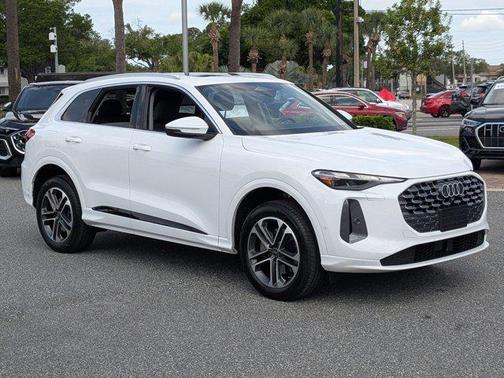 Arkona White 2025 Audi Q5 Premium TFSI quattro S tronic