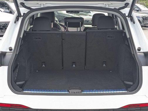 Arkona White 2025 Audi Q5 Premium TFSI quattro S tronic