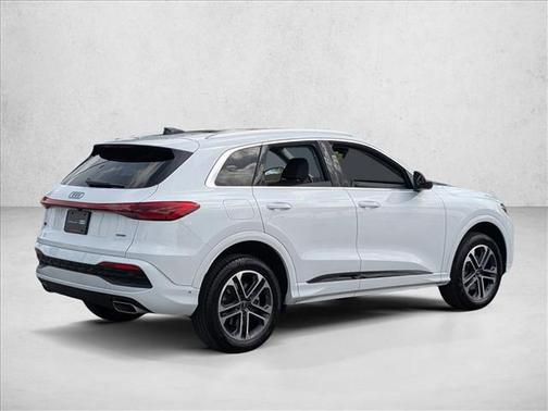 Arkona White 2025 Audi Q5 Premium TFSI quattro S tronic