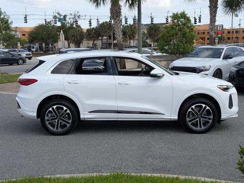 Arkona White 2025 Audi Q5 Premium TFSI quattro S tronic