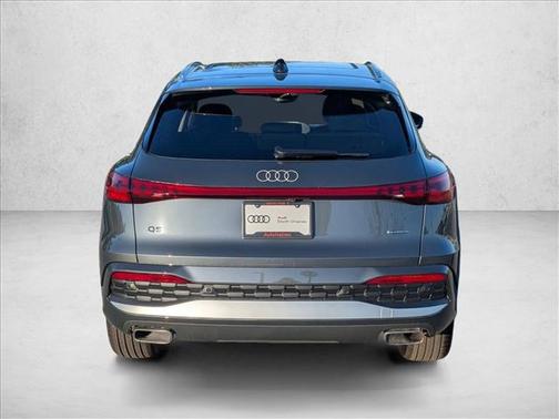 Tambora Gray Metallic 2026 Audi Q5 Premium TFSI quattro S tronic