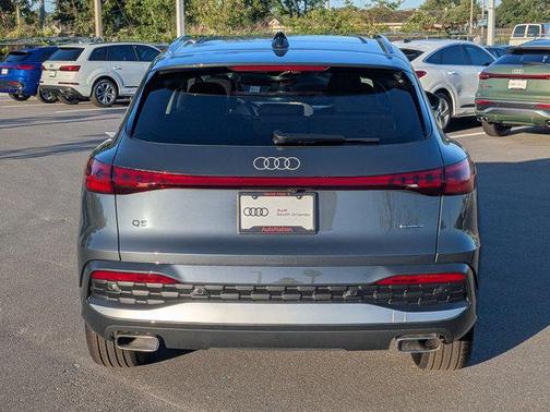 Tambora Gray Metallic 2026 Audi Q5 Premium TFSI quattro S tronic
