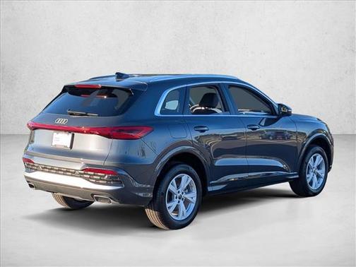 Tambora Gray Metallic 2026 Audi Q5 Premium TFSI quattro S tronic