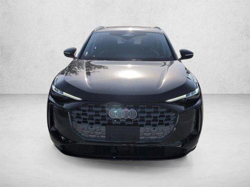 Mythos Black Metallic 2025 Audi Q5 Premium Plus TFSI quattro S tronic