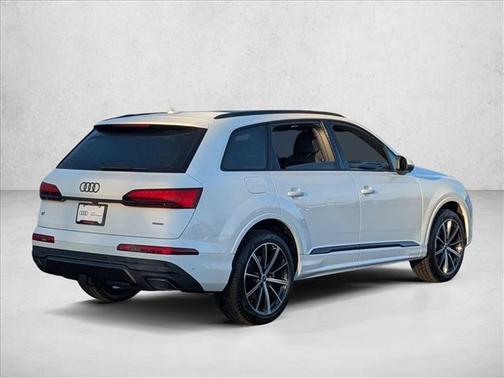 2026 Audi Q7 45 Premium Plus
