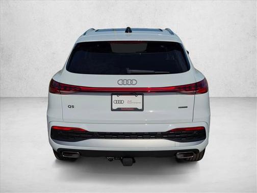 Glacier White Metallic 2026 Audi Q5 Premium Plus TFSI quattro S tronic
