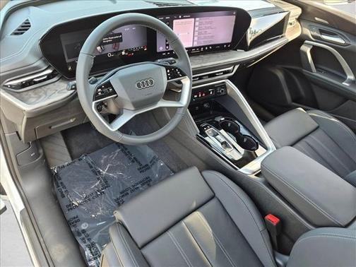 Glacier White Metallic 2026 Audi Q5 Premium Plus TFSI quattro S tronic