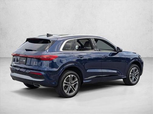 Navarra Blue Metallic 2025 Audi Q5 Premium Plus TFSI quattro S tronic