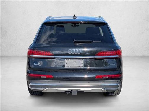 Mythos Black Metallic 2023 Audi Q7 45 Premium
