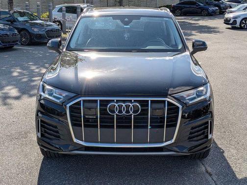 Mythos Black Metallic 2023 Audi Q7 45 Premium