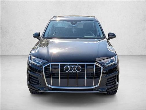 Mythos Black Metallic 2023 Audi Q7 45 Premium