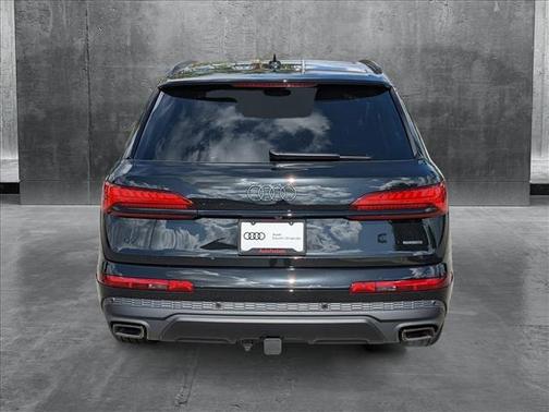 2025 Audi Q7 55 Premium Plus
