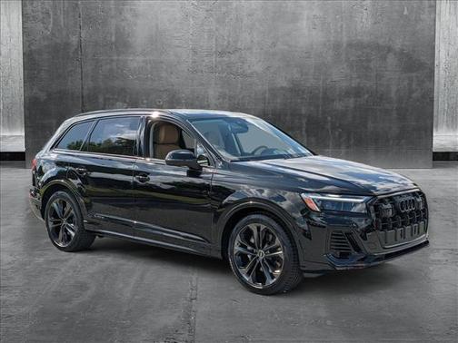2025 Audi Q7 55 Premium Plus