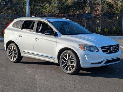 2017 Volvo XC60 T6 Dynamic
