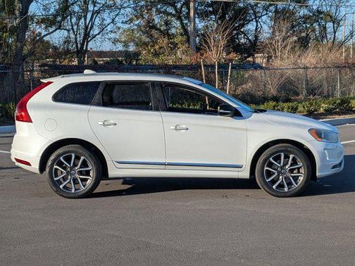 2017 Volvo XC60 T6 Dynamic