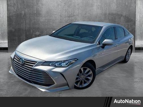 2020 Toyota Avalon Hybrid XLE