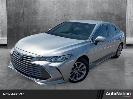 2020 Toyota Avalon Hybrid XLE