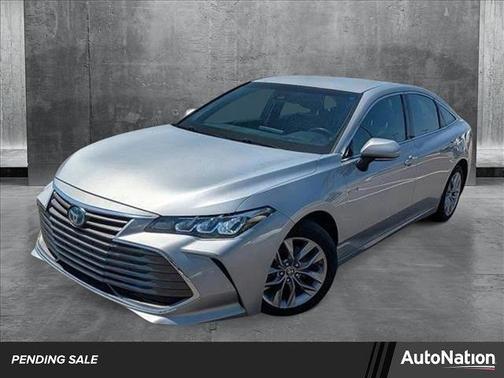 2020 Toyota Avalon Hybrid XLE