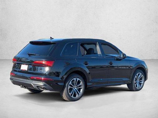 Mythos Black Metallic 2026 Audi Q7 45 Premium