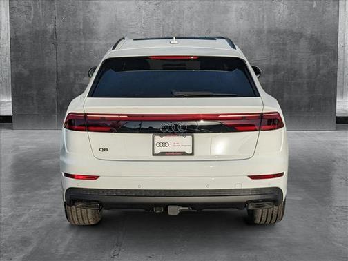2025 Audi Q8 55 Premium
