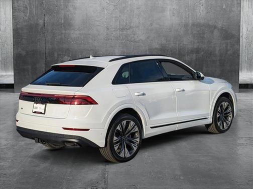 2025 Audi Q8 55 Premium