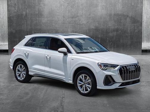 2025 Audi Q3 Premium 45 TFSI S line quattro Tiptronic