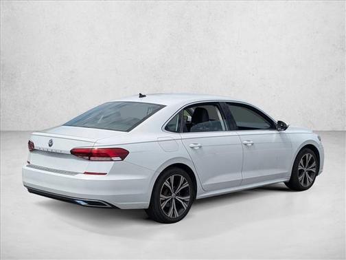 Pure White [White] 2022 Volkswagen Passat 2.0T SE