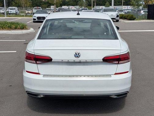 Pure White [White] 2022 Volkswagen Passat 2.0T SE