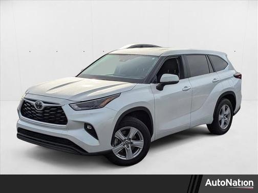 2024 Toyota Highlander LE