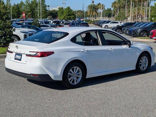 Ice Cap 2025 Toyota Camry LE