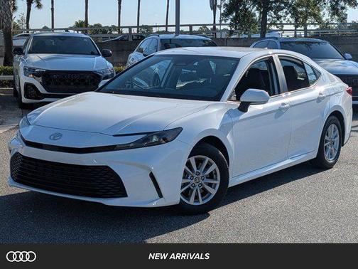 Ice Cap 2025 Toyota Camry LE