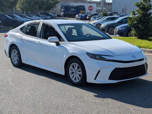 Ice Cap 2025 Toyota Camry LE
