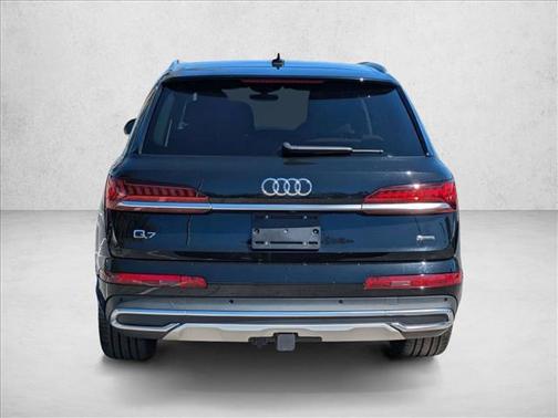 2023 Audi Q7 45 Premium