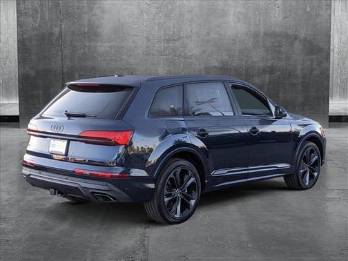 2025 Audi Q7 55 Premium Plus