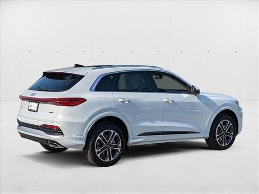 2025 Audi Q5 Premium