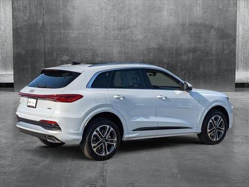 2025 Audi Q5 Premium