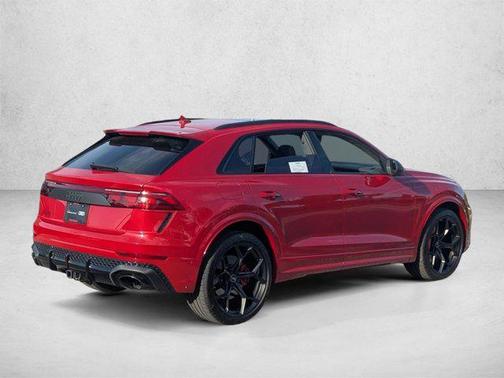 Chili Red Metallic 2025 Audi RS Q8 4.0T