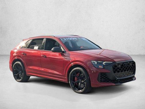 Chili Red Metallic 2025 Audi RS Q8 4.0T