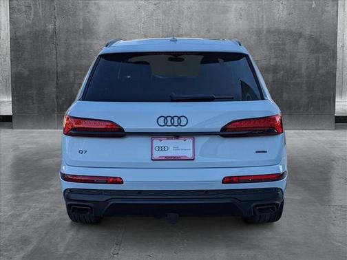 2025 Audi Q7 55 Premium Plus