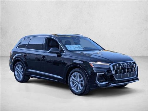 2025 Audi Q7 55 Premium Plus