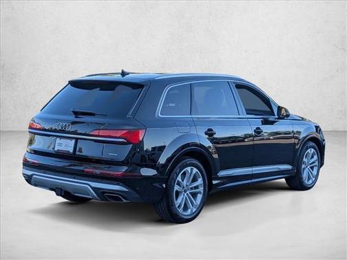 2025 Audi Q7 55 Premium Plus