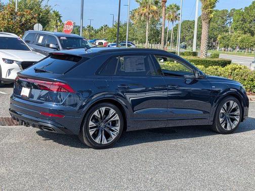 2025 Audi Q8 55 Premium Plus