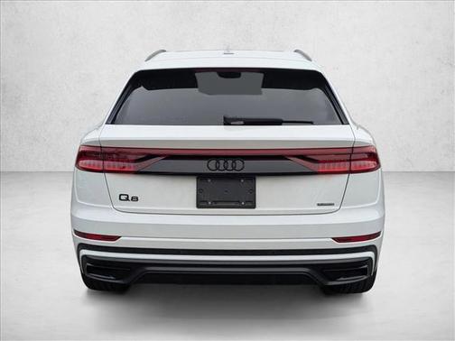 2022 Audi Q8 55 Premium Plus
